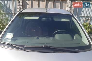 Хэтчбек Ford Fusion 2004 в 