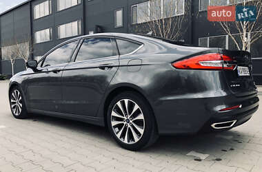 Седан Ford Fusion 2020 в 