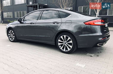 Седан Ford Fusion 2020 в 