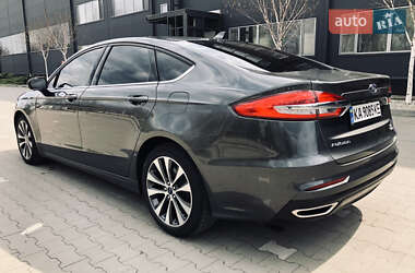 Седан Ford Fusion 2020 в 