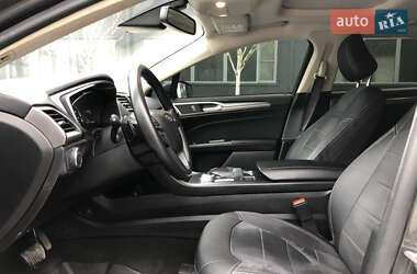 Седан Ford Fusion 2020 в 