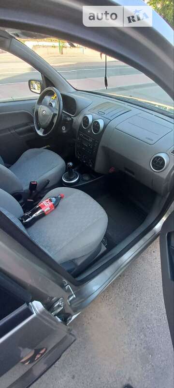 Хетчбек Ford Fusion 2003 в Могилів-Подільському