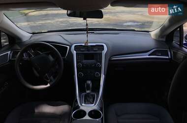 Седан Ford Fusion 2013 в 