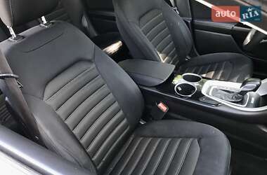 Седан Ford Fusion 2013 в 