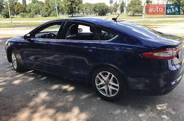 Седан Ford Fusion 2013 в 