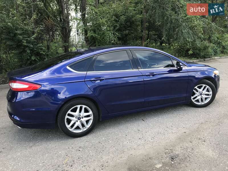 Седан Ford Fusion 2013 в 