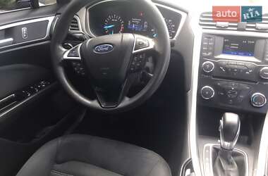 Седан Ford Fusion 2013 в 