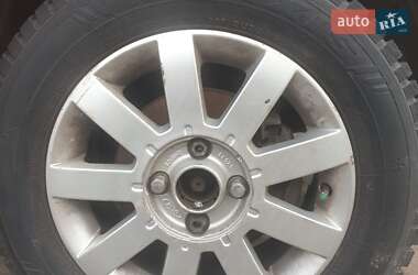 Хэтчбек Ford Fusion 2003 в 