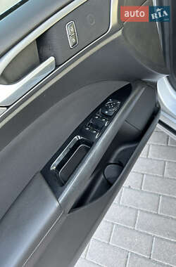 Седан Ford Fusion 2014 в 