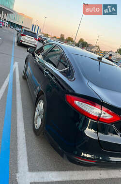 Седан Ford Fusion 2013 в 