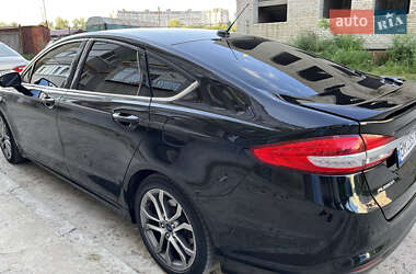 Седан Ford Fusion 2016 в 