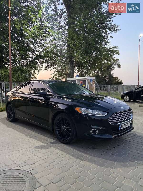 Седан Ford Fusion 2015 в Кременчуці