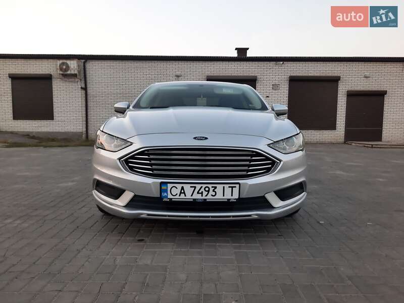 Седан Ford Fusion 2016 в Умані