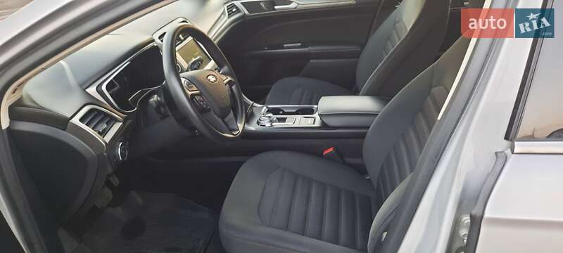Седан Ford Fusion 2016 в Умані
