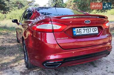 Седан Ford Fusion 2015 в 