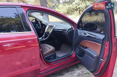 Седан Ford Fusion 2015 в 