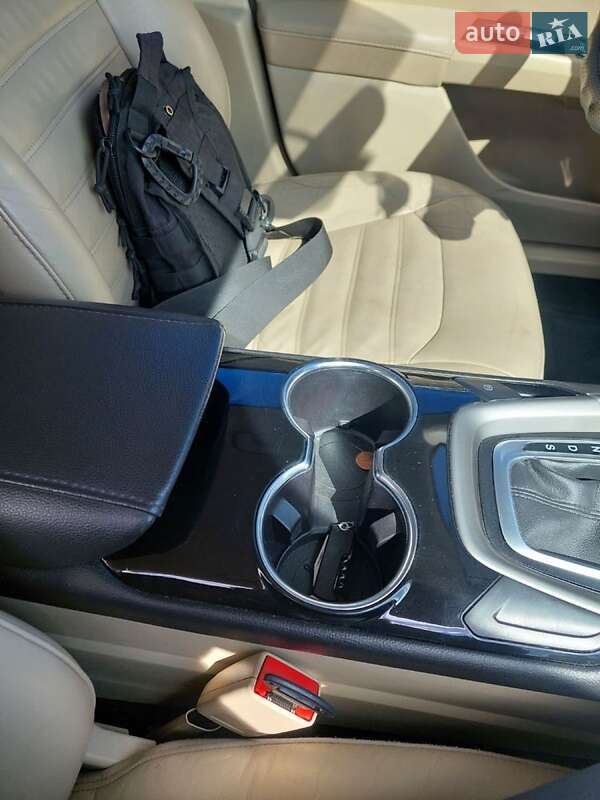 Седан Ford Fusion 2014 в Близнюках