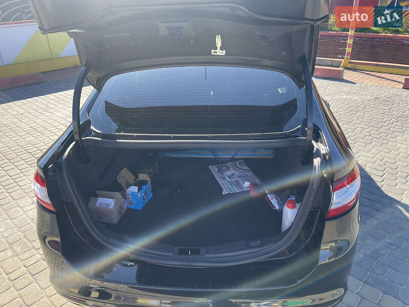 Седан Ford Fusion 2016 в Львове