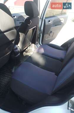Хэтчбек Ford Fusion 2010 в 