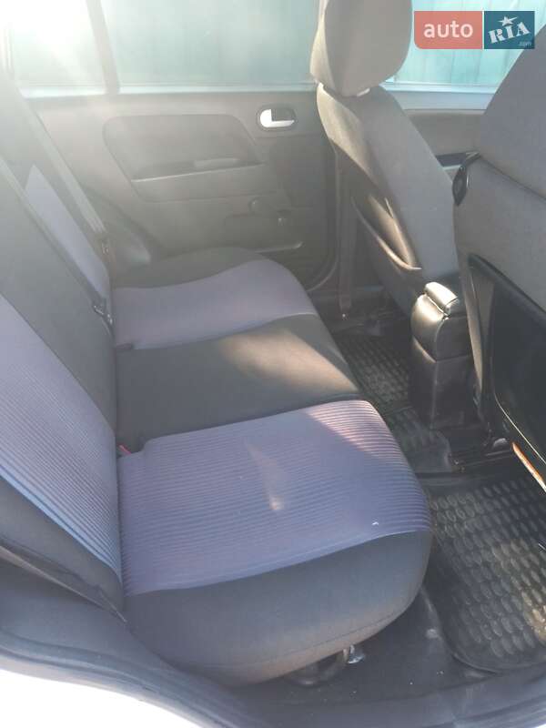 Хэтчбек Ford Fusion 2010 в Смеле фото 14 Хэтчбек Ford Fusion 2010 в Смеле