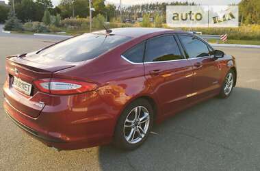 Седан Ford Fusion 2016 в Бучі