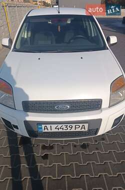 Хэтчбек Ford Fusion 2011 в 