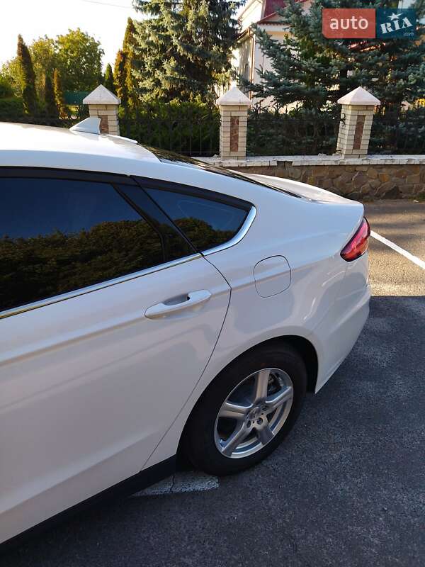 Седан Ford Fusion 2020 в Фастові