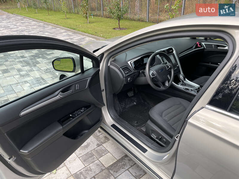 Седан Ford Fusion 2014 в Черкассах