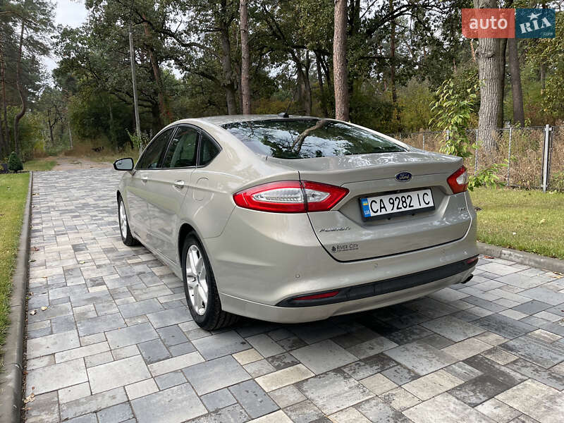 Седан Ford Fusion 2014 в Черкассах