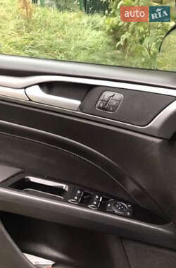 Седан Ford Fusion 2014 в 