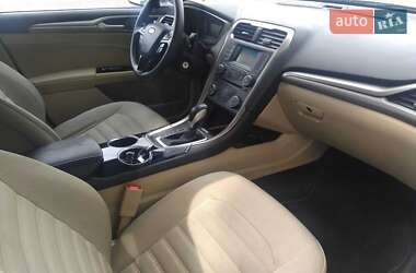 Седан Ford Fusion 2013 в 