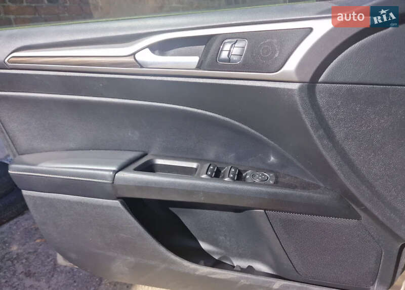 Седан Ford Fusion 2017 в Ровно