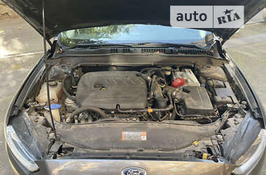 Седан Ford Fusion 2015 в 