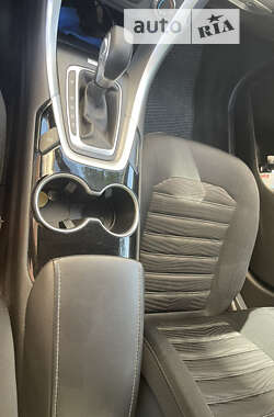 Седан Ford Fusion 2015 в 