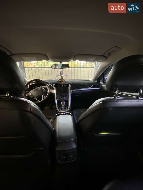 Седан Ford Fusion 2016 в Киеве