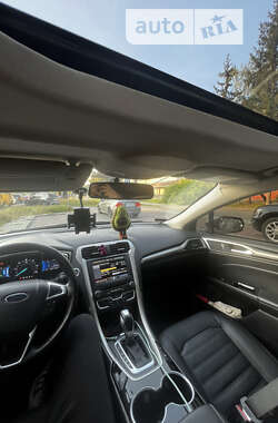 Седан Ford Fusion 2015 в 