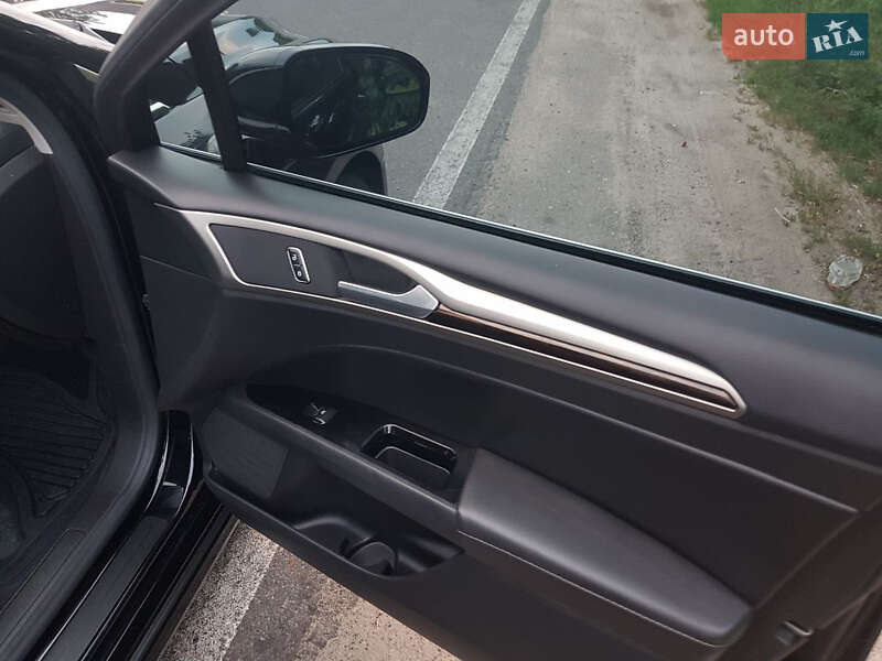 Седан Ford Fusion 2015 в Киеве