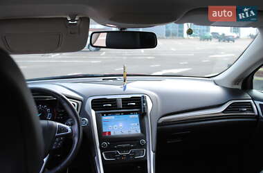 Седан Ford Fusion 2017 в 
