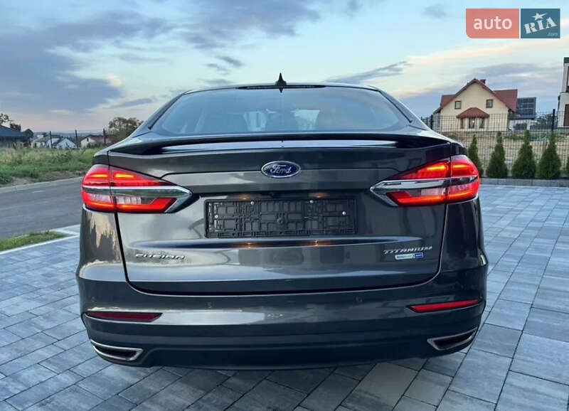 Седан Ford Fusion 2017 в Ровно