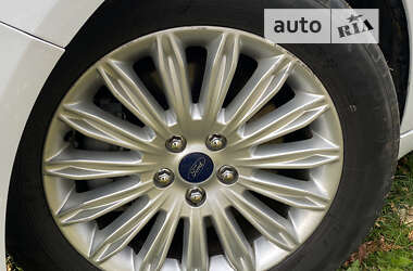 Седан Ford Fusion 2014 в 