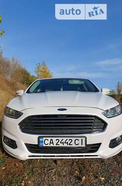 Седан Ford Fusion 2013 в Шполе
