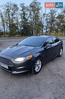 Седан Ford Fusion 2015 в 