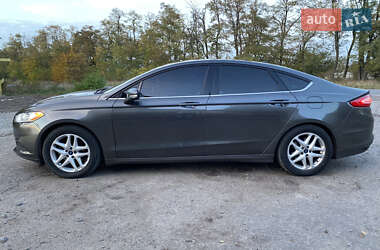 Седан Ford Fusion 2015 в 