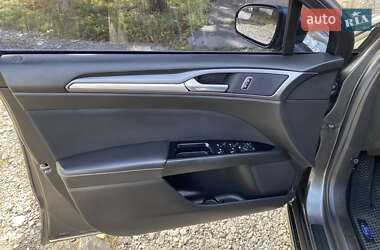Седан Ford Fusion 2015 в 