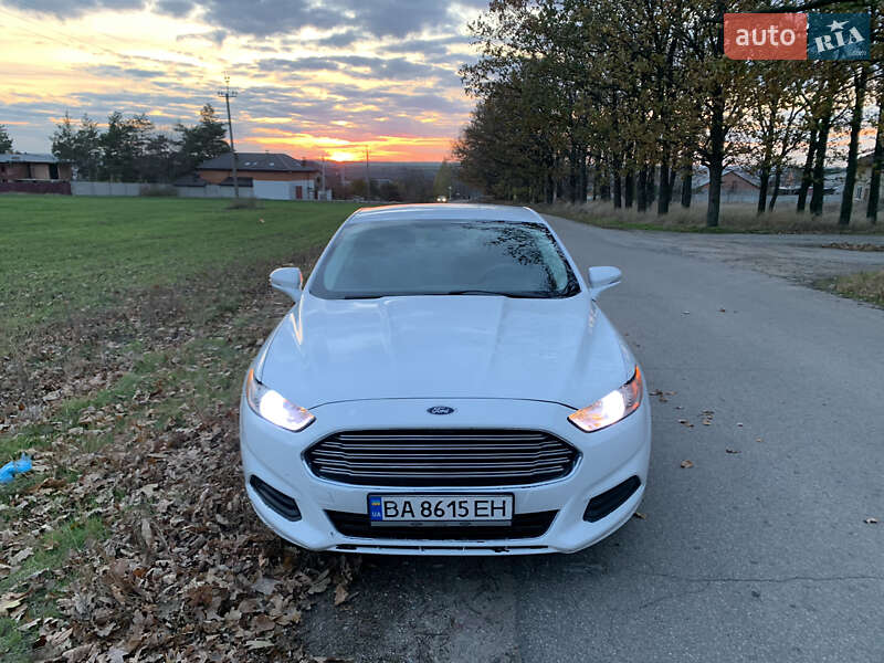 Седан Ford Fusion 2015 в Кропивницькому