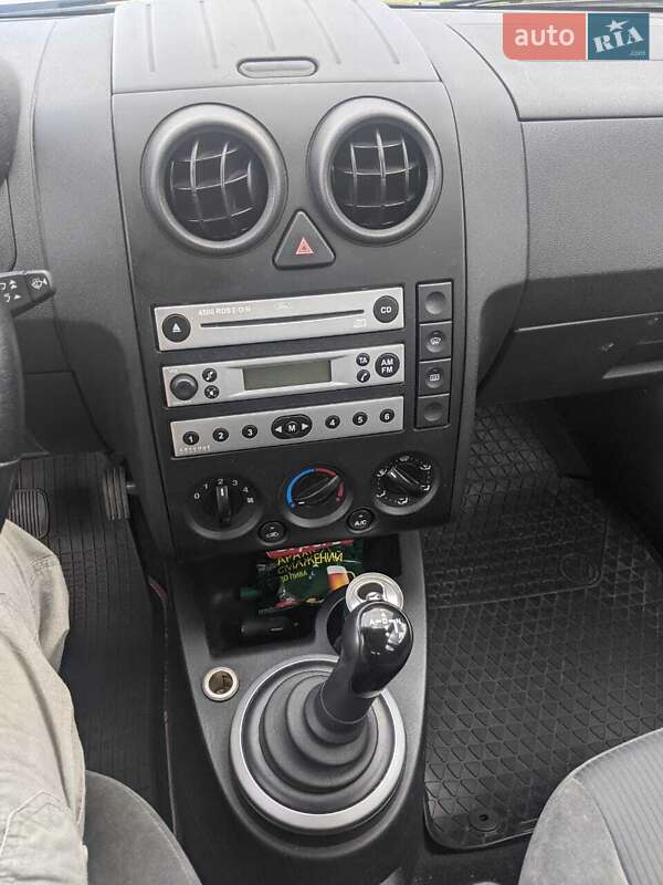 Хэтчбек Ford Fusion 2004 в Ровно