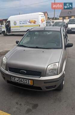 Хэтчбек Ford Fusion 2004 в 