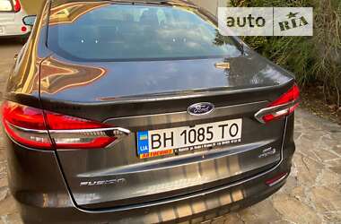 Седан Ford Fusion 2019 в Одесі