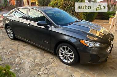 Седан Ford Fusion 2019 в Одесі