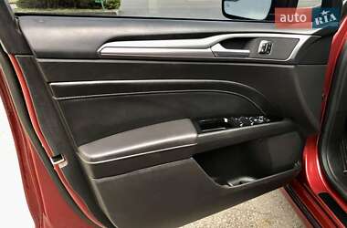Седан Ford Fusion 2014 в 